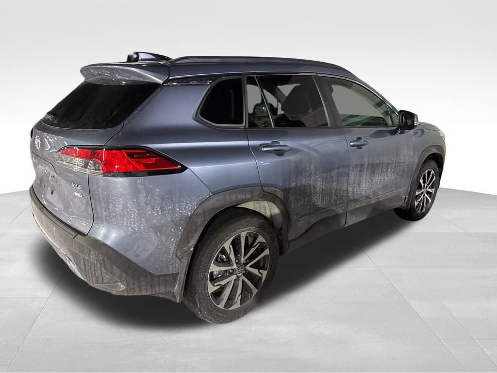 Used 2024 Toyota Corolla Cross XLE image 4