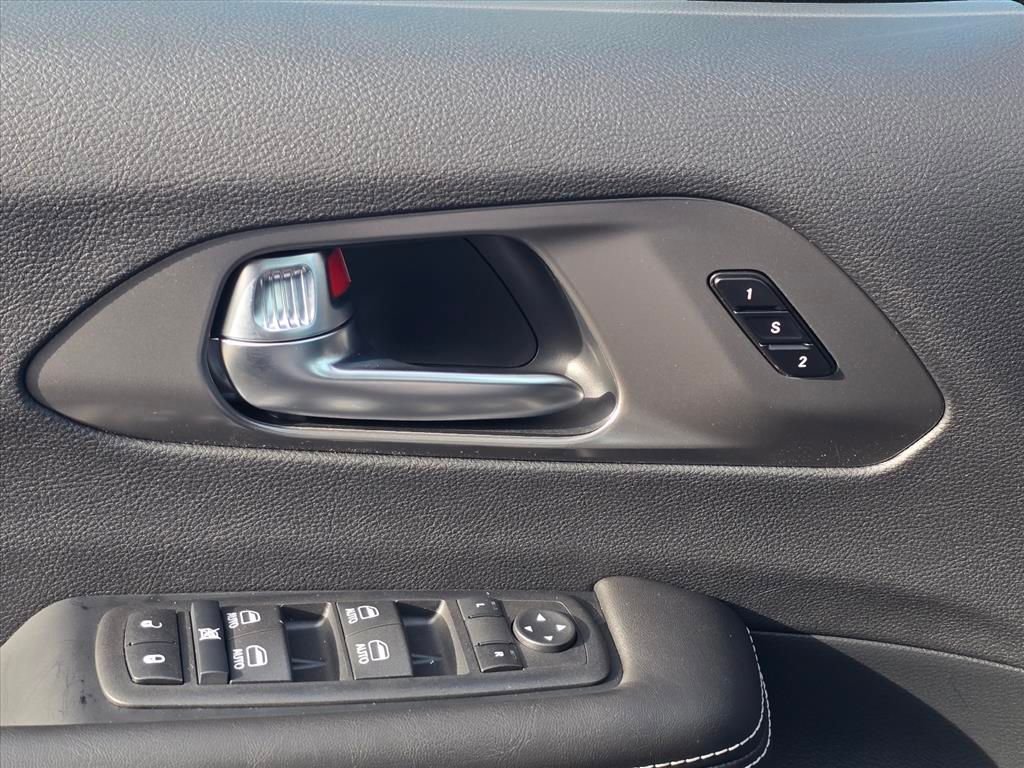 New 2026 Chrysler Pacifica Select w/ S Appearance Package FWD image 11