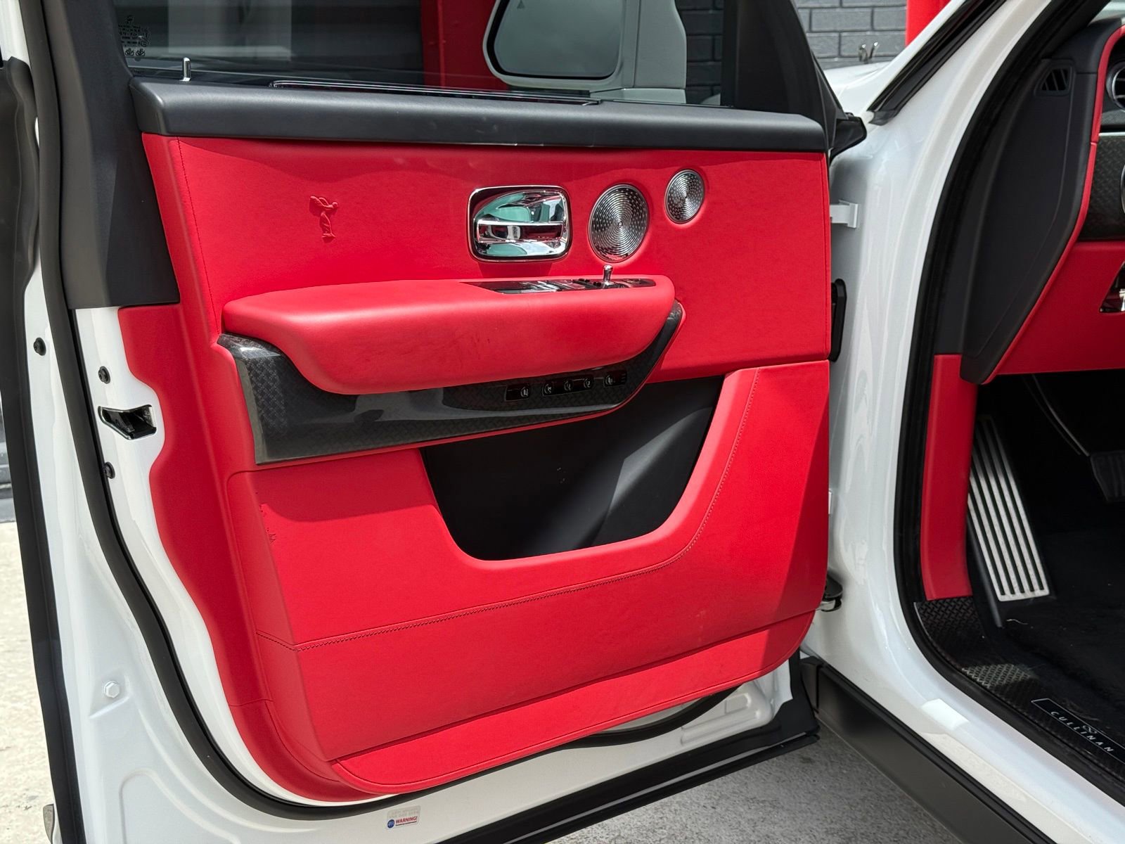 Used 2022 Rolls-Royce Cullinan Black Badge image 21