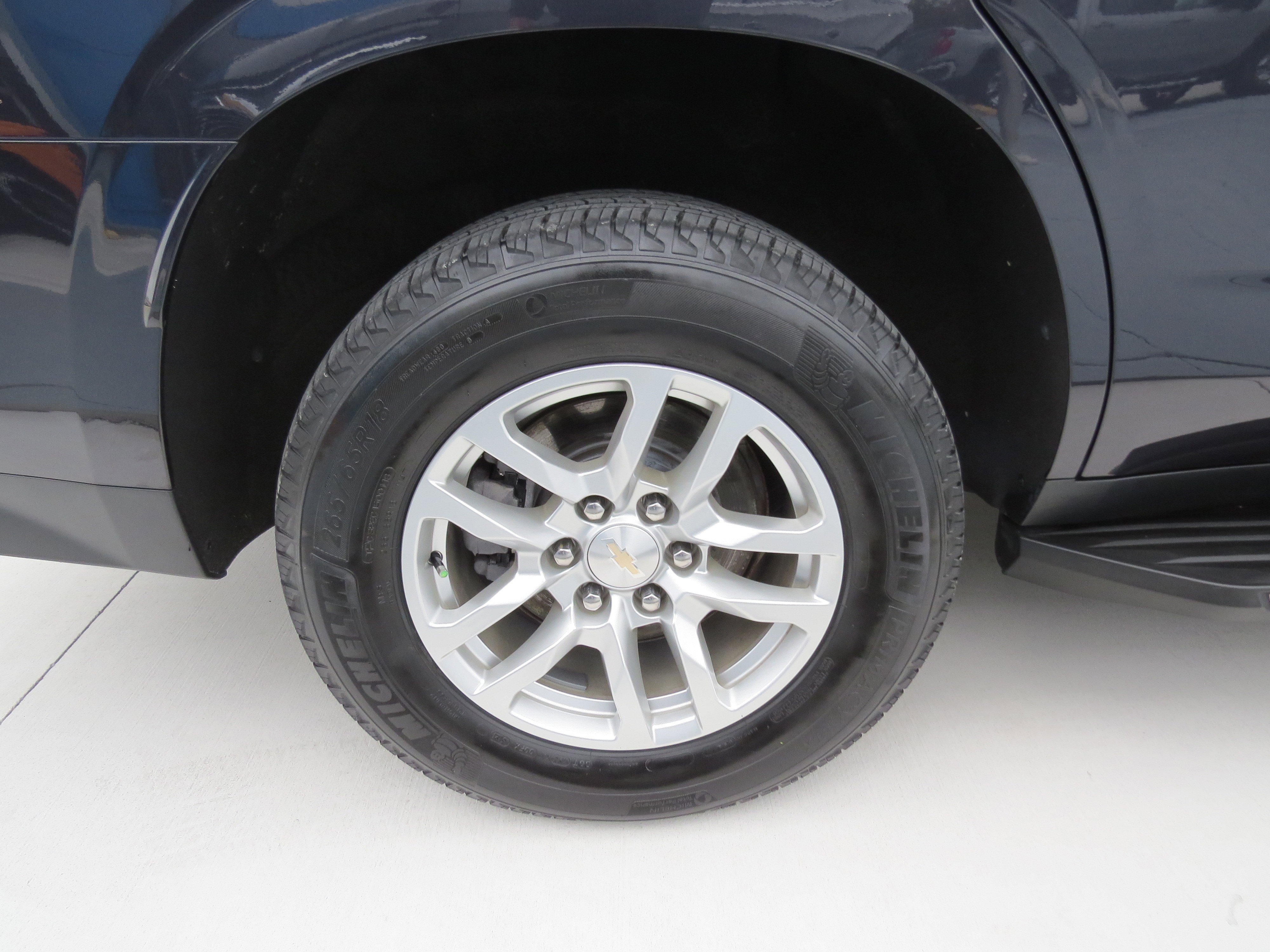 Used 2022 Chevrolet Tahoe LT w/ Luxury Package RWD image 10