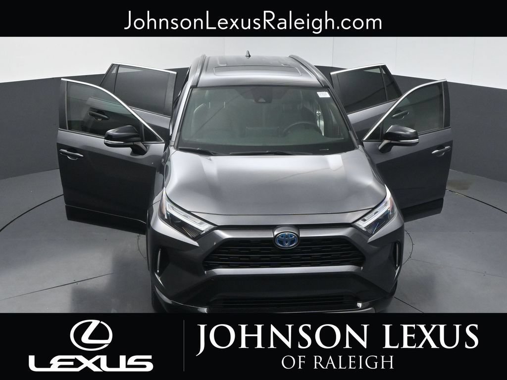 Used 2022 Toyota RAV4 XSE AWD/4WD image 33