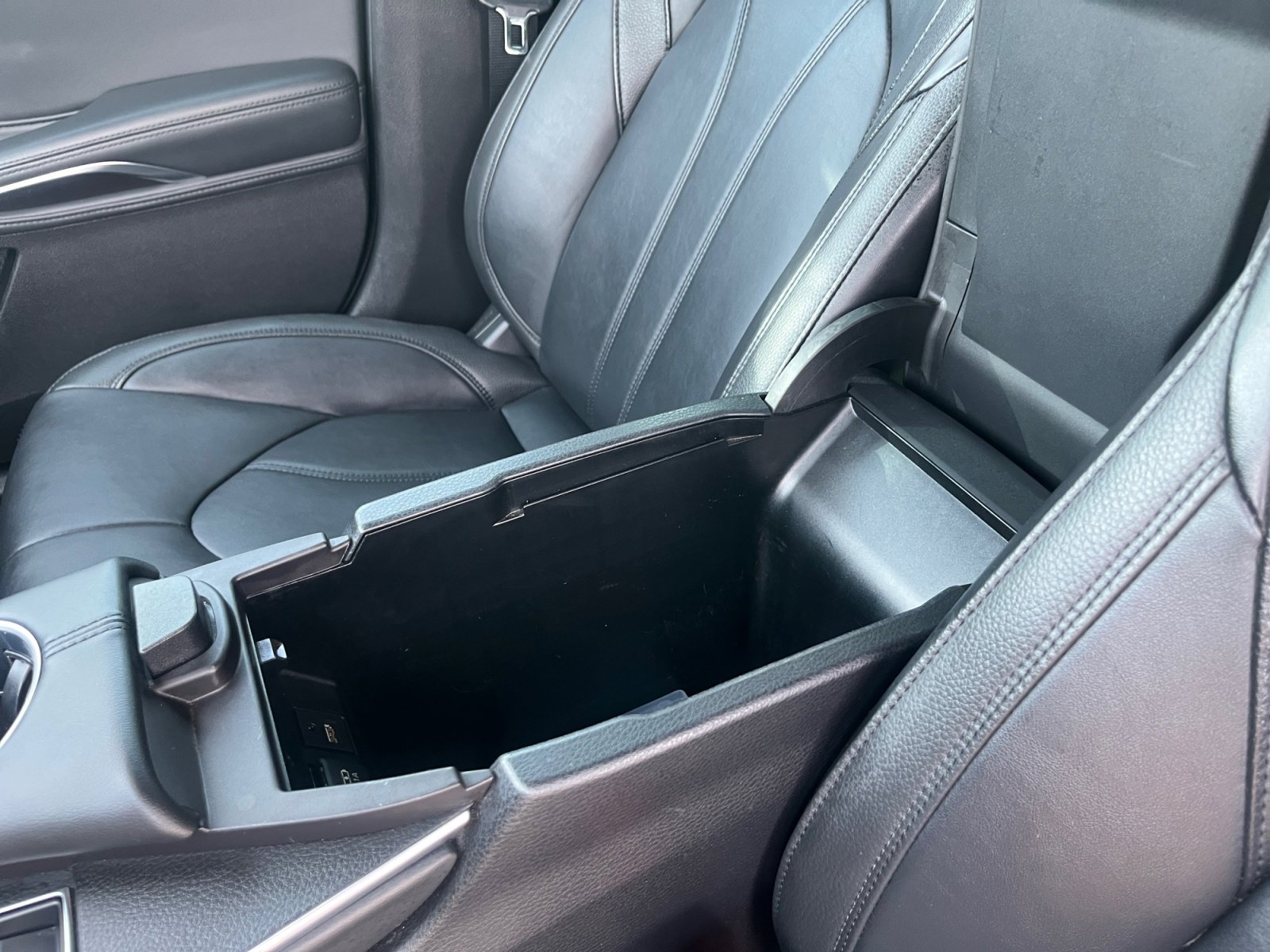 Used 2020 Toyota Avalon XLE image 15