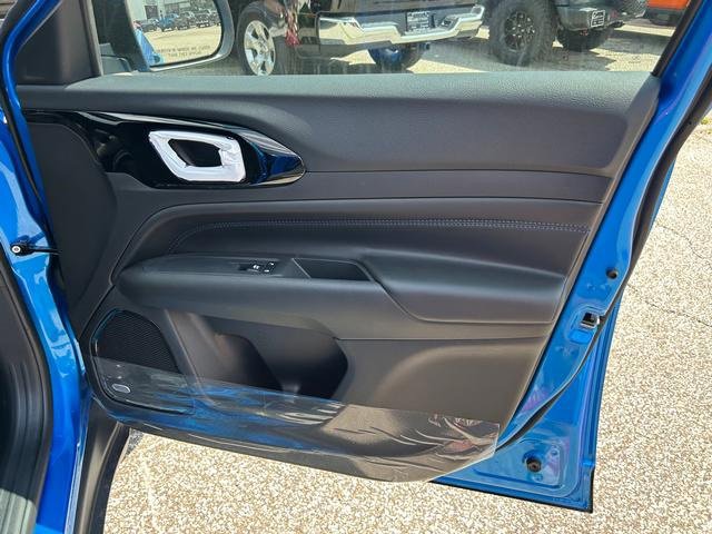 New 2025 Jeep Compass Limited w/ Sun and Sound Group image 30