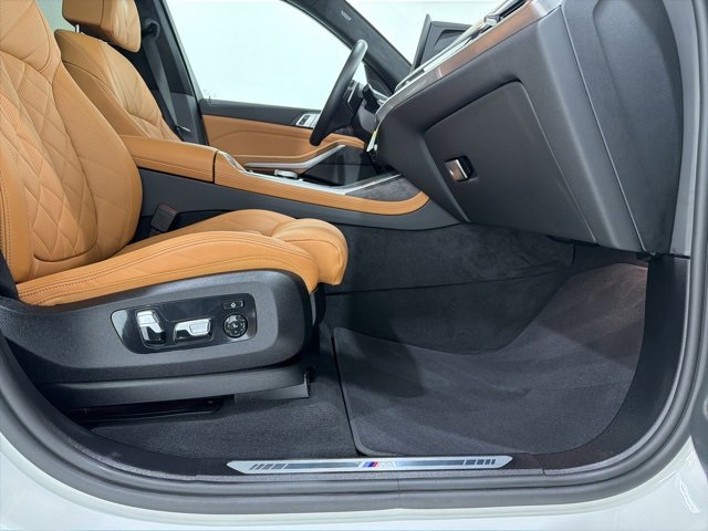 Certified 2024 BMW X7 xDrive40i w/ M Sport Package image 22