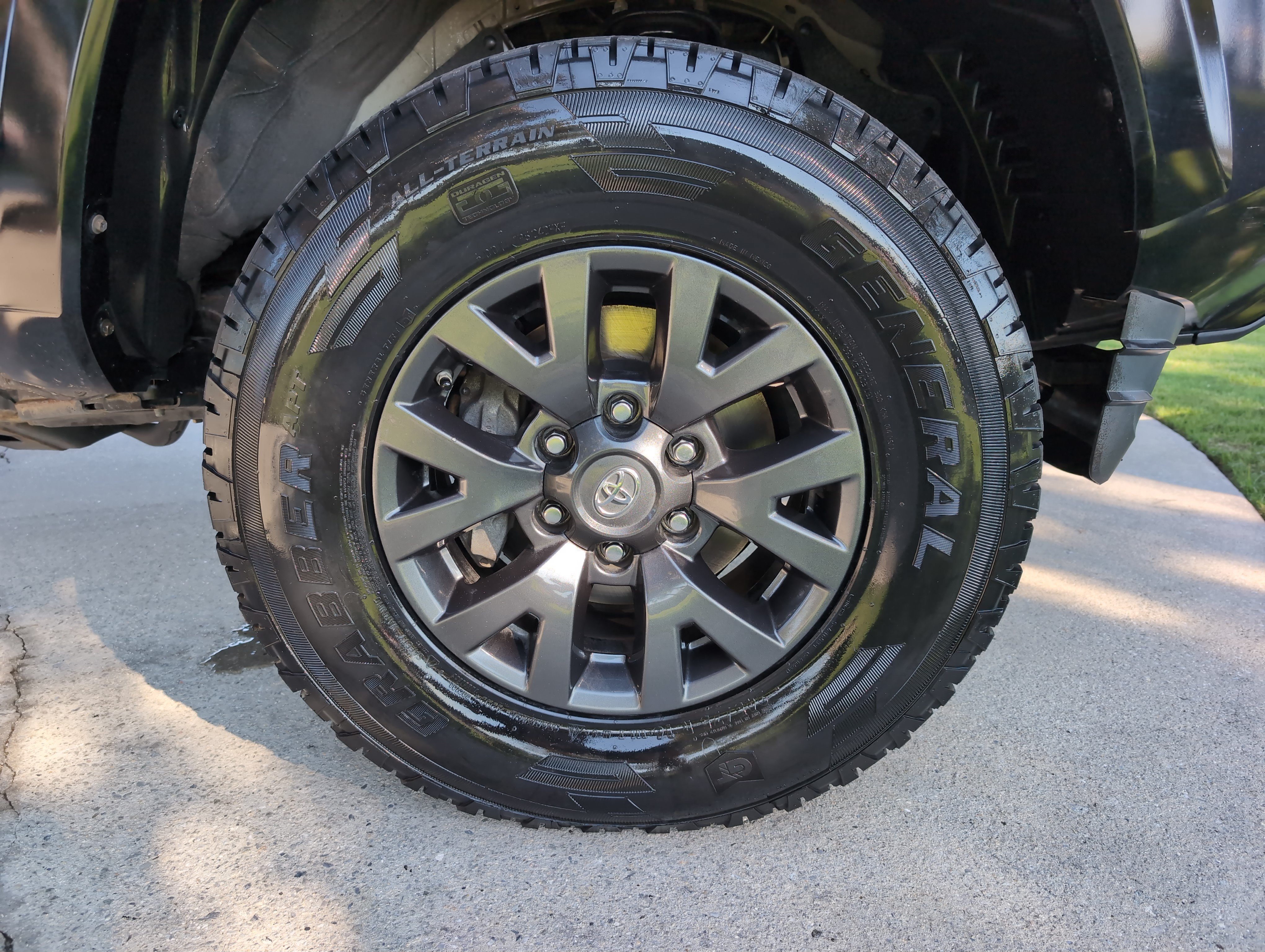 Certified 2021 Toyota Tacoma SR5 AWD/4WD image 13