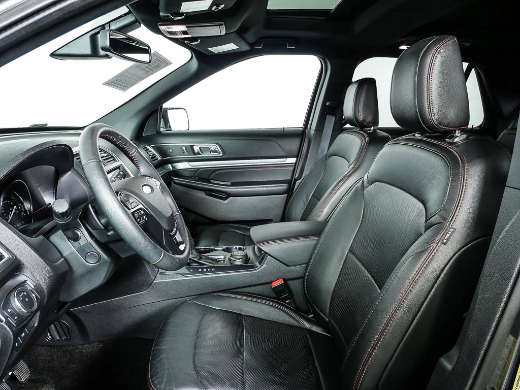 Used 2018 Ford Explorer Sport w/ Equipment Group 401A image 5