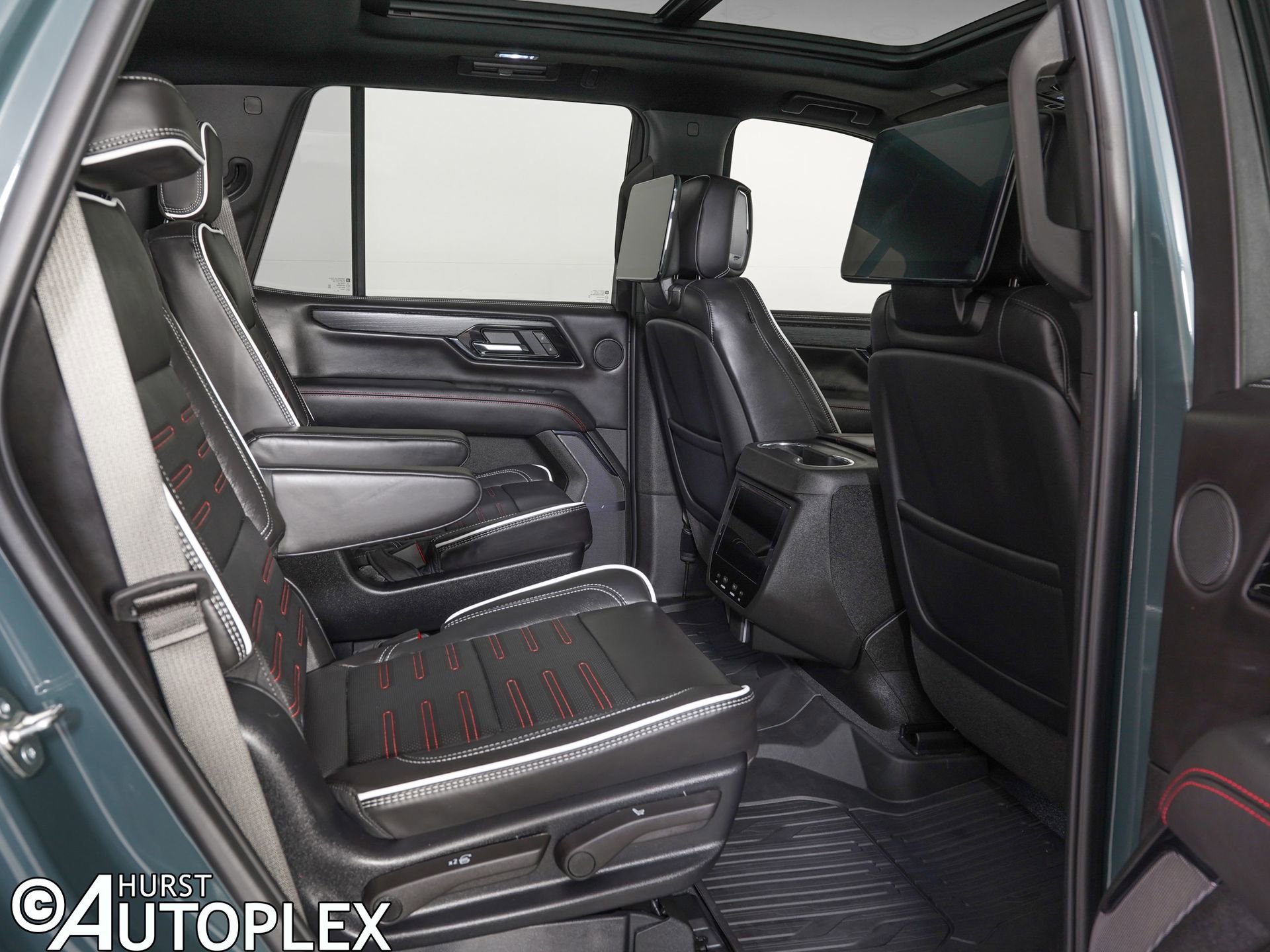 Used 2026 GMC Yukon AT4 Ultimate w/ LPO, Floor Liner Package AWD/4WD image 10