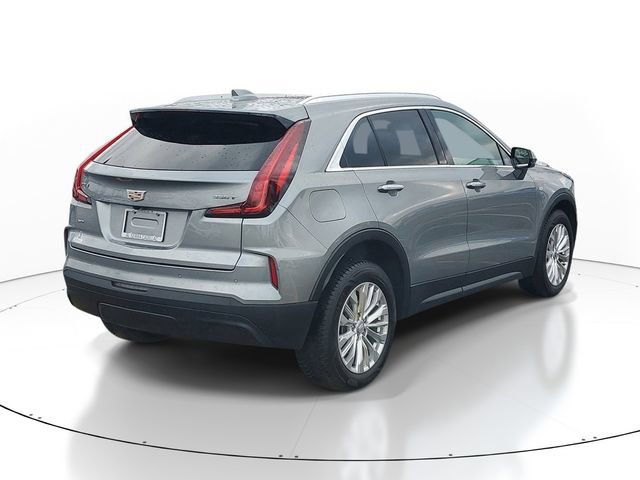 Used 2024 Cadillac XT4 Luxury w/ Cold Weather Package image 3