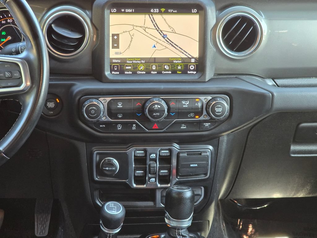 Used 2022 Jeep Wrangler Unlimited Sahara AWD/4WD image 32