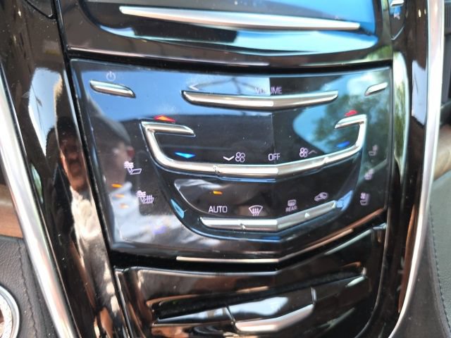 Used 2017 Cadillac Escalade ESV Luxury AWD/4WD image 19