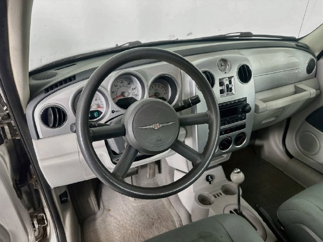 Used 2009 Chrysler PT Cruiser FWD image 8