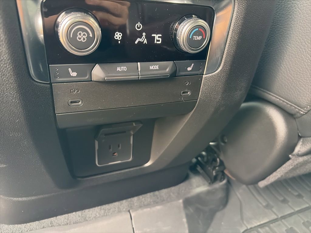 Used 2025 GMC Yukon Denali w/ LPO, Floor Liner Package image 11