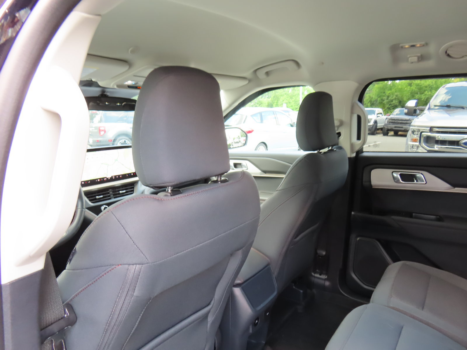 Certified 2025 Ford Explorer Active AWD/4WD image 33