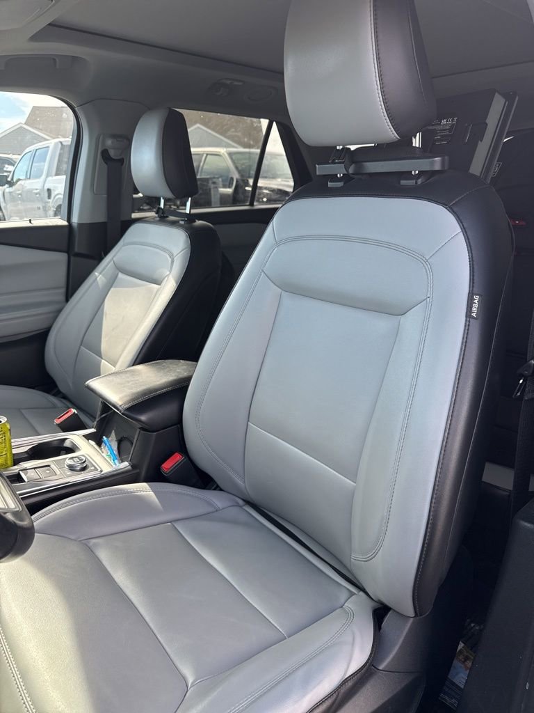 Used 2021 Ford Explorer XLT w/ Equipment Group 202A image 13