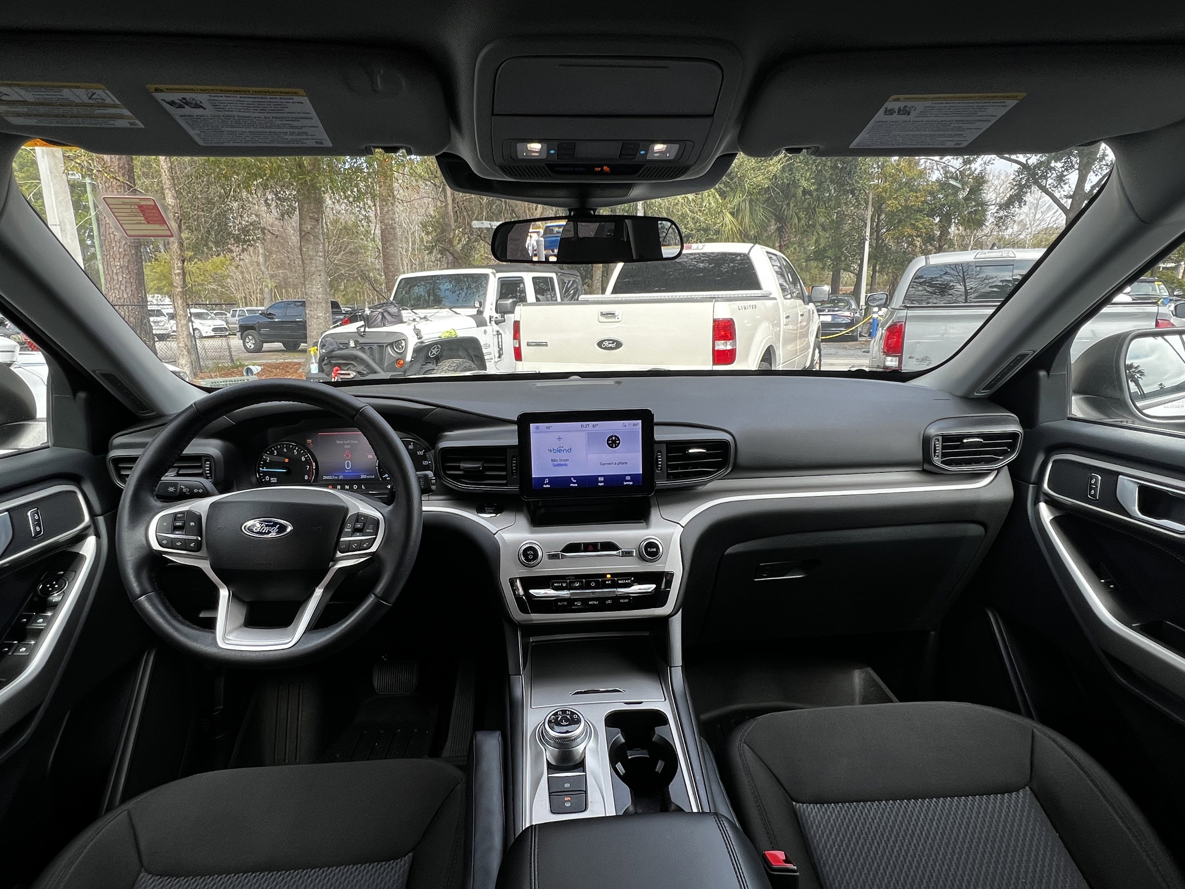 Used 2023 Ford Explorer XLT image 36