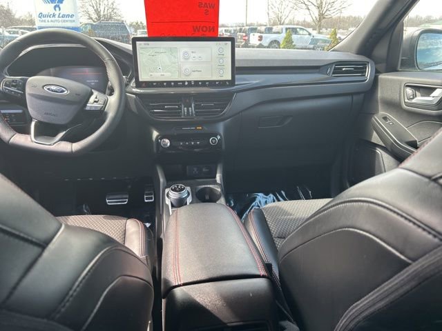 Used 2023 Ford Escape ST-Line w/ Tech Pack #1 AWD/4WD image 13