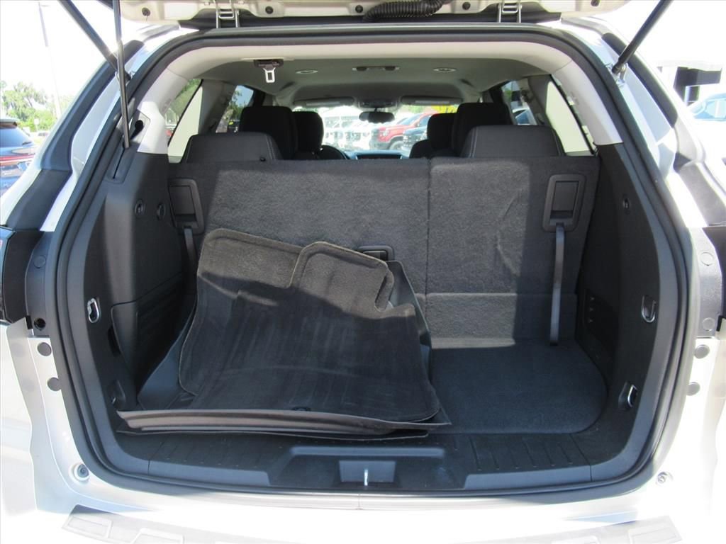 Used 2017 Chevrolet Traverse LT FWD image 34