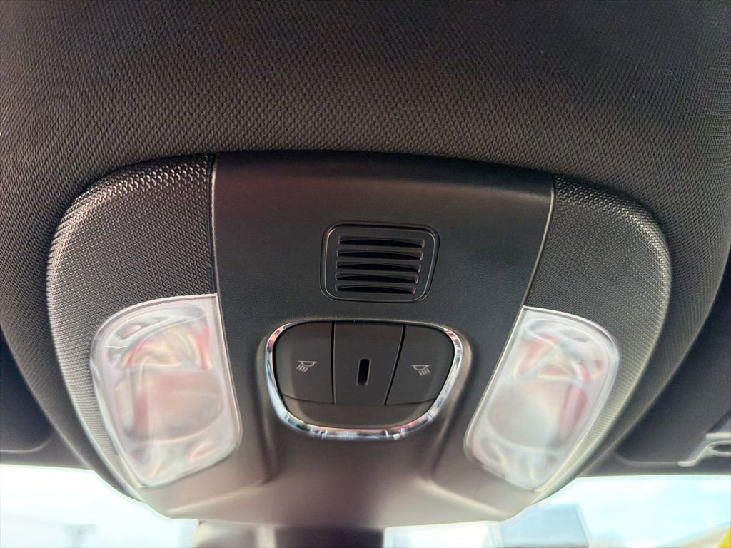 Used 2025 Jeep Compass Latitude image 33