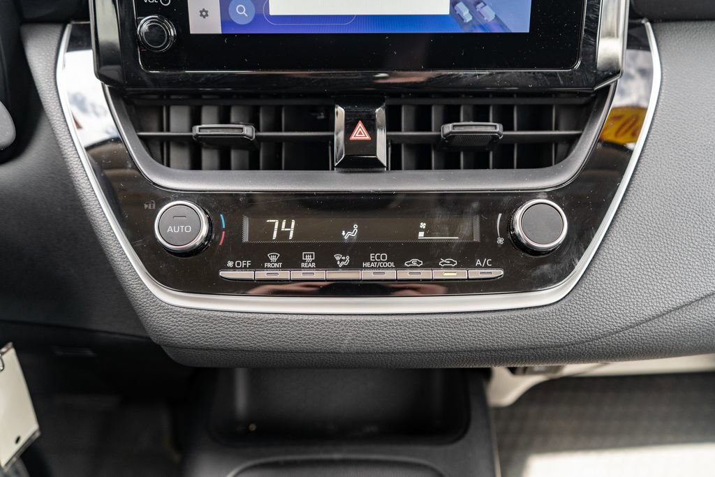Used 2024 Toyota Corolla LE image 27