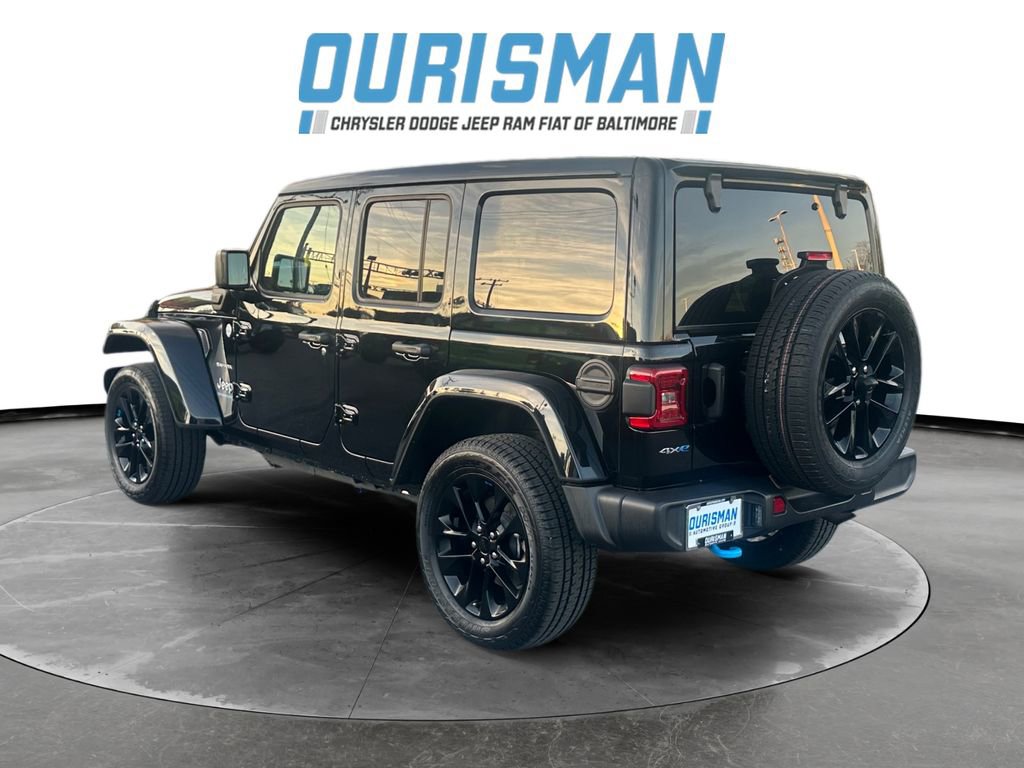 Used 2023 Jeep Wrangler Unlimited Sahara w/ Cold Weather Group image 4