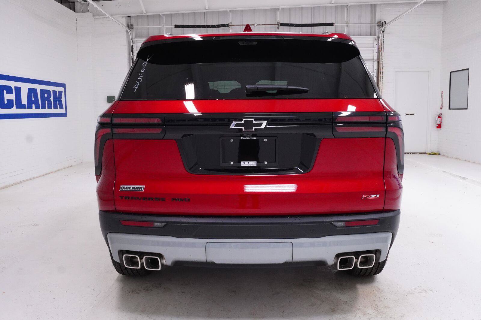 New 2027 Chevrolet Traverse Z71 w/ Enhanced Driving Package AWD/4WD image 36