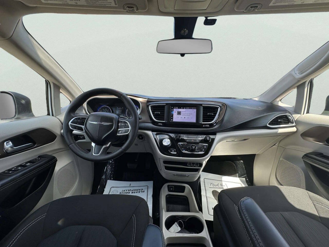 Used 2022 Chrysler Voyager LX FWD image 25