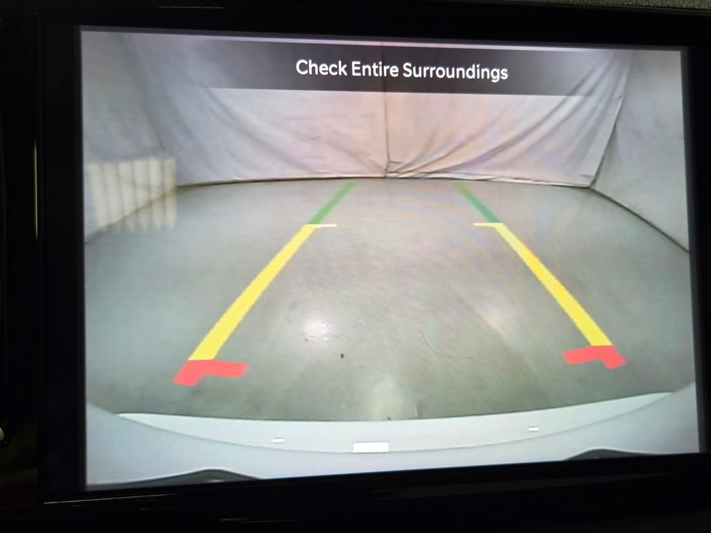 Certified 2025 Chrysler Pacifica Limited image 4