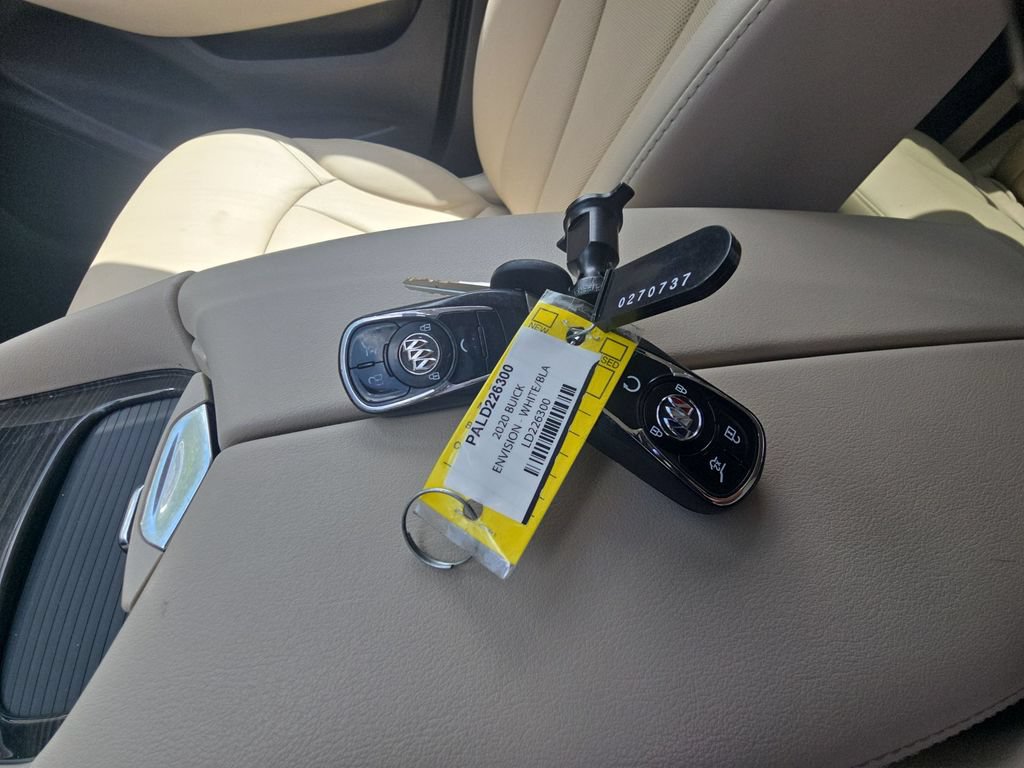 Used 2020 Buick Envision Essence FWD image 22