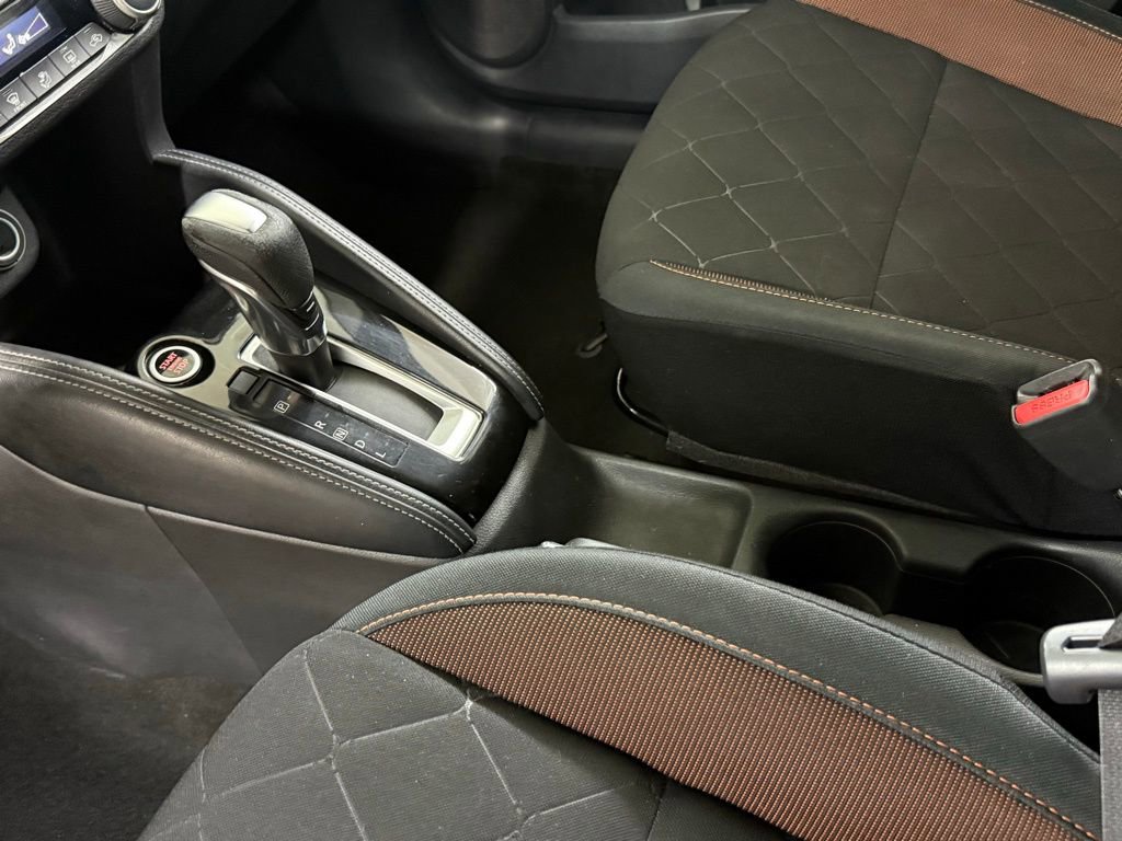 Used 2019 Nissan Kicks SR image 19