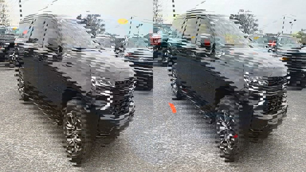 Certified 2024 Chevrolet Suburban Z71 w/ Luxury Package image 3