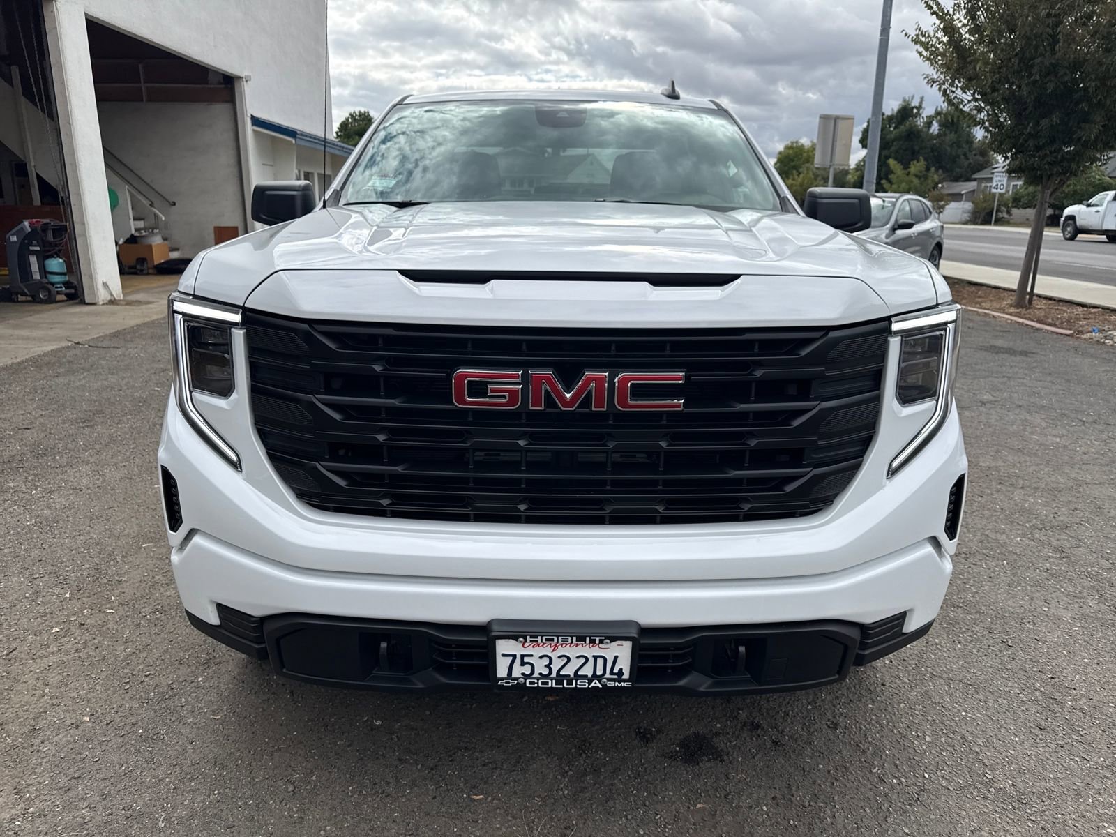Used 2025 GMC Sierra 1500 Pro w/ Graphite Edition image 8