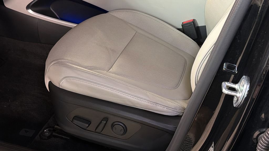 Used 2022 Hyundai Tucson Limited w/ Cargo Package image 28