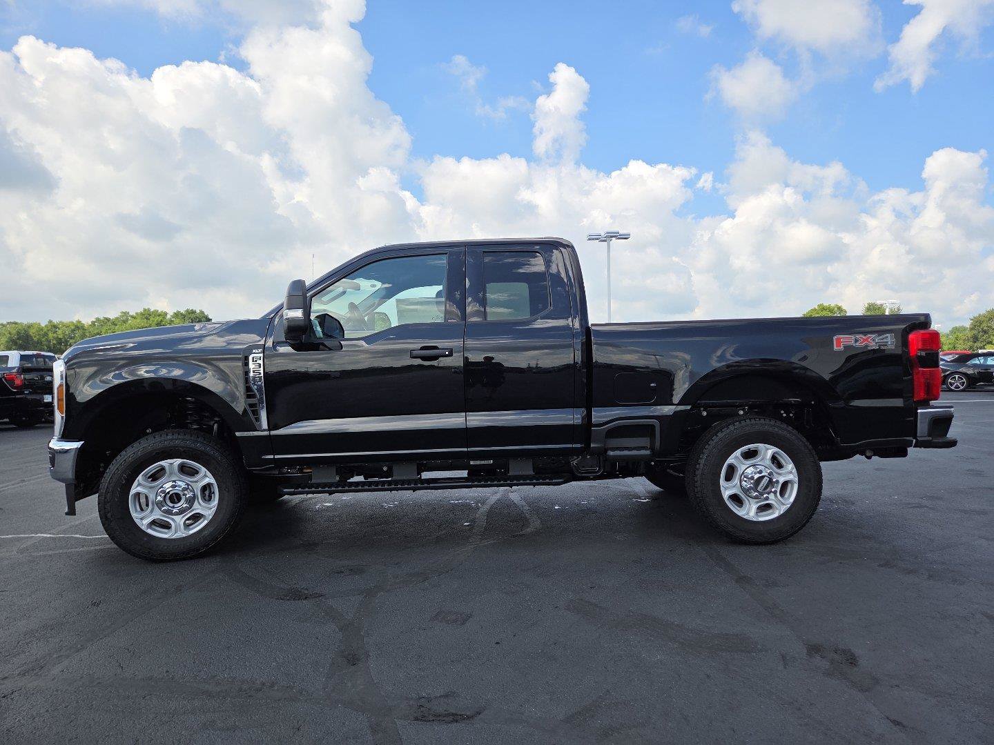 New 2026 Ford F350 XLT w/ 360-Degree Camera Package AWD/4WD image 13