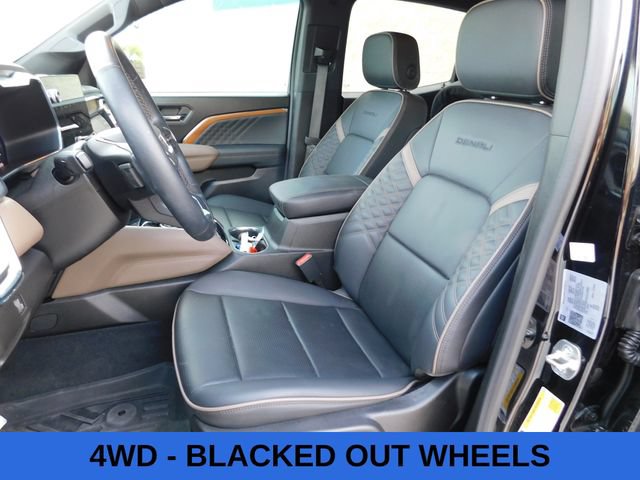 Used 2025 GMC Canyon Denali w/ LPO, Denali Black Edition AWD/4WD image 3