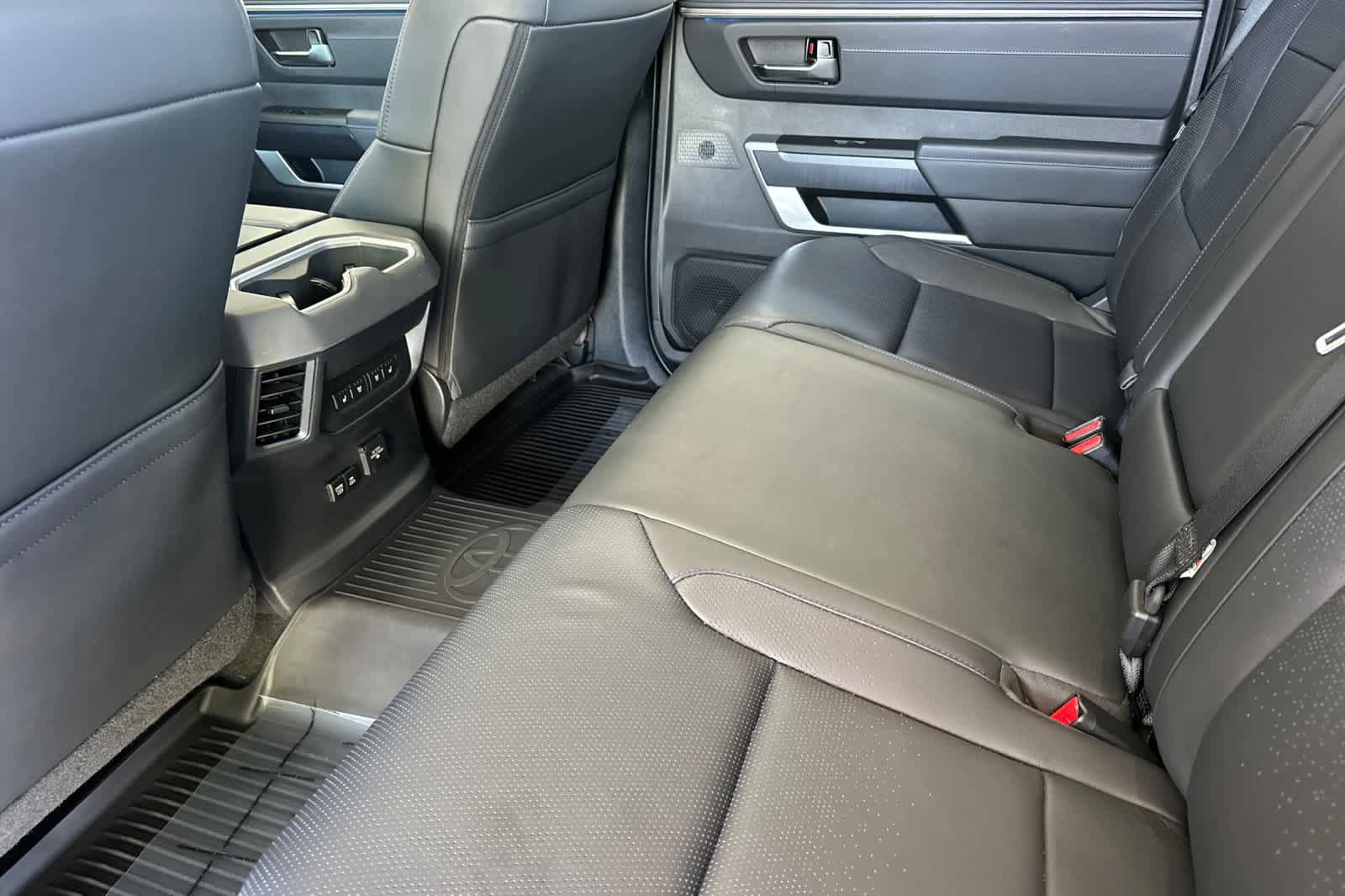 Used 2023 Toyota Tundra Platinum AWD/4WD image 4