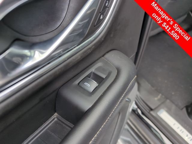 Used 2023 Chevrolet Suburban Premier image 11