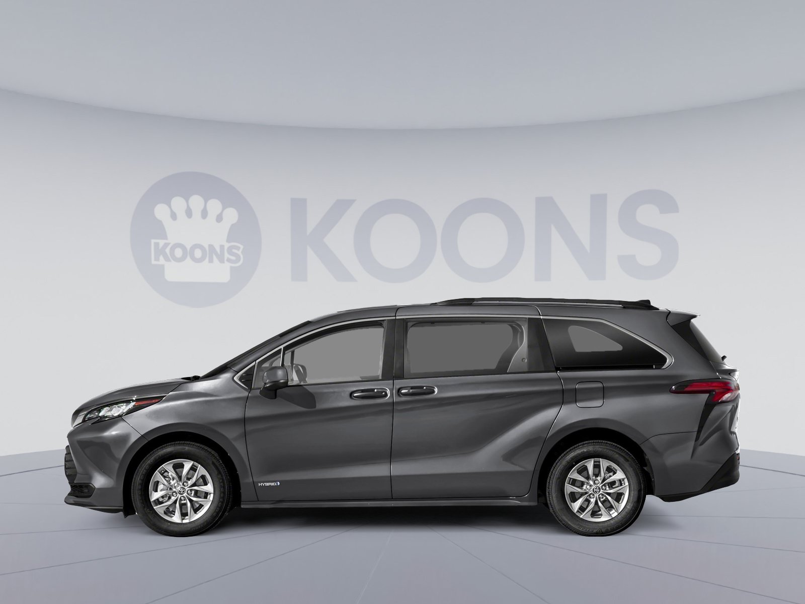 Used 2024 Toyota Sienna LE FWD image 4