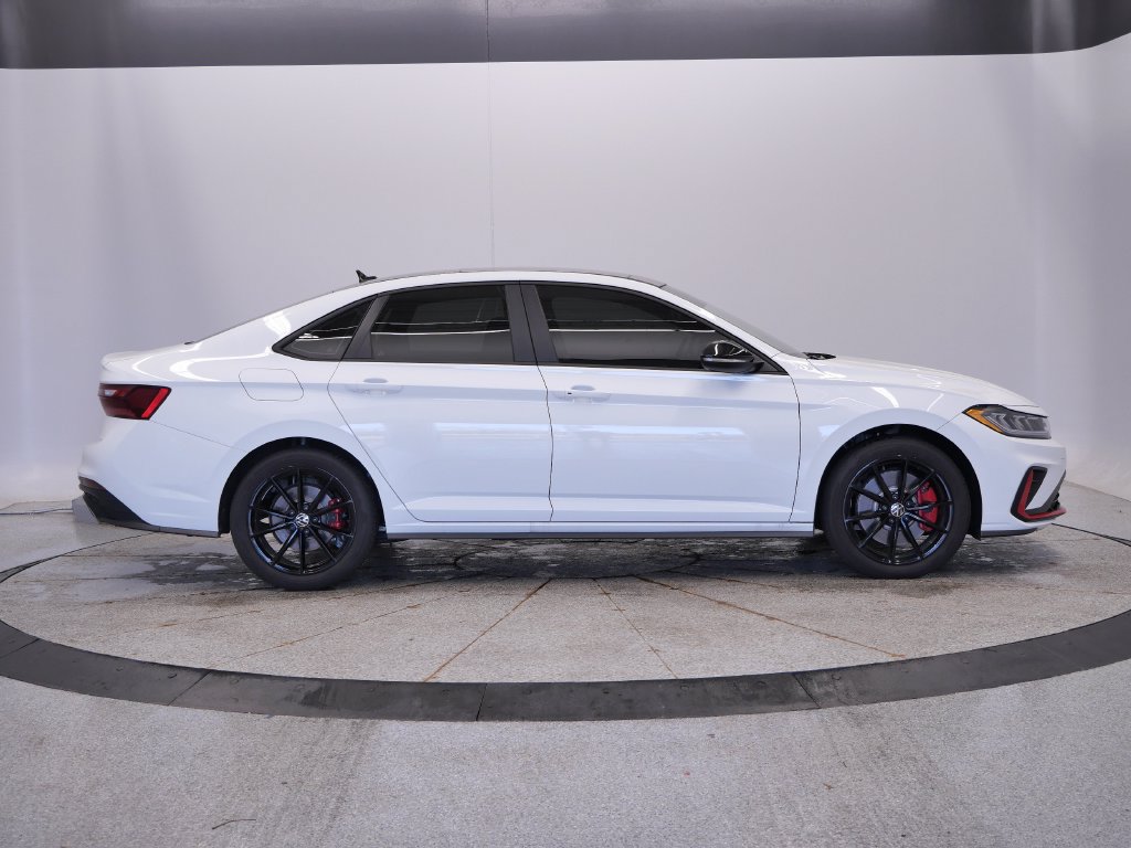 Used 2026 Volkswagen Jetta GLI Autobahn FWD image 7