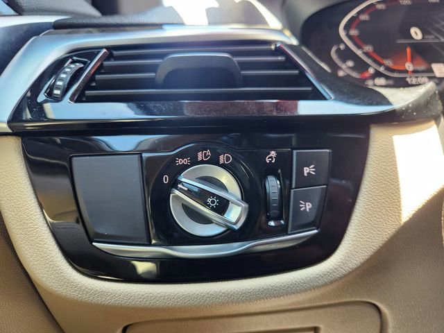 Used 2021 BMW 530i RWD image 21