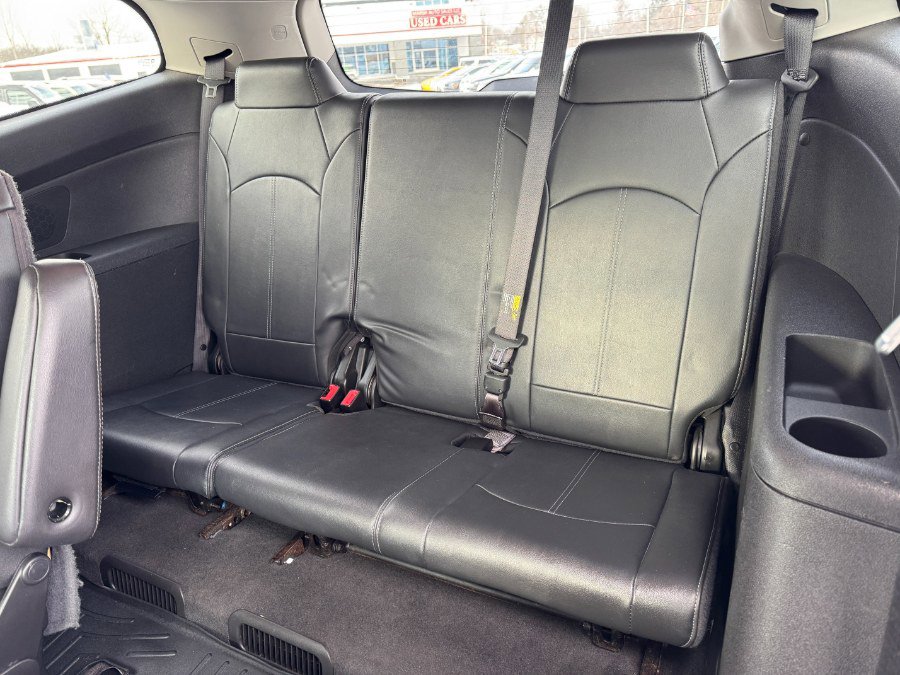 Used 2016 Chevrolet Traverse LT image 17