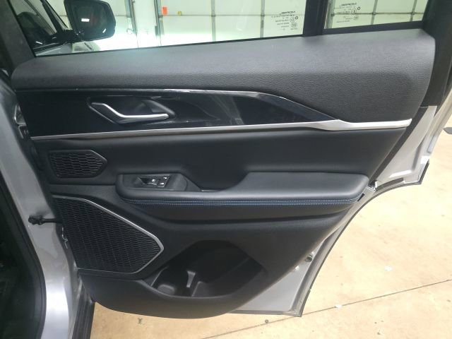 Used 2022 Jeep Grand Cherokee Trailhawk image 8