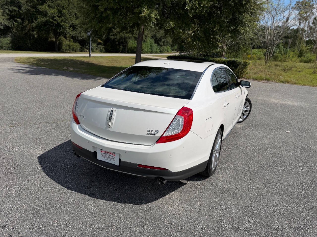 Used 2013 Lincoln MKS AWD image 6