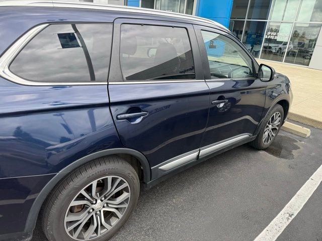 Used 2017 Mitsubishi Outlander SE AWD/4WD image 8