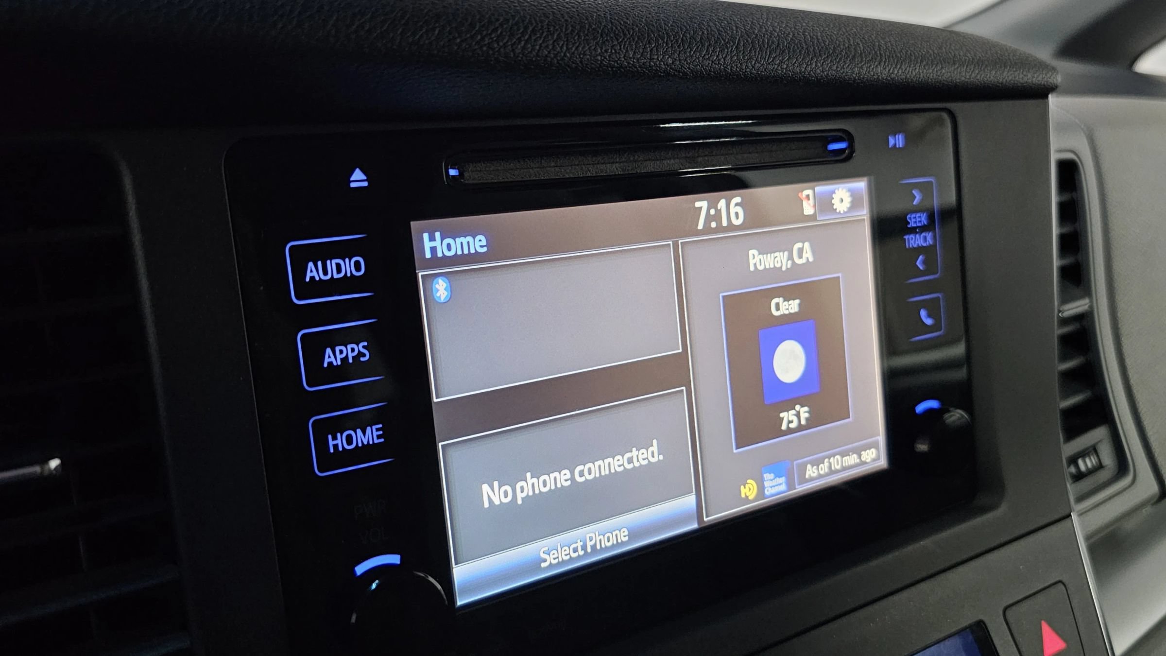 Used 2016 Toyota Sienna LE FWD image 28