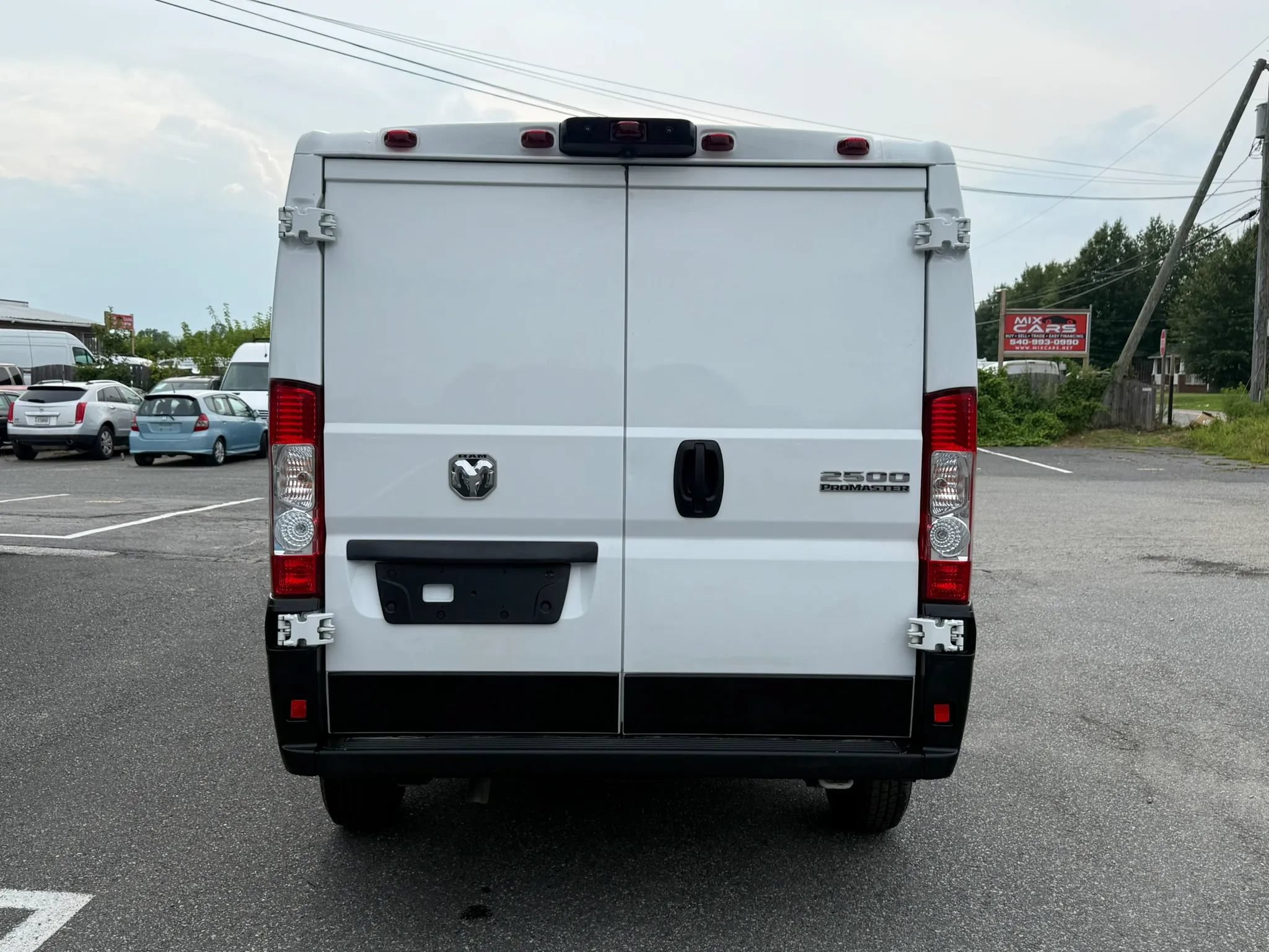 Used 2025 RAM ProMaster 2500 w/ Convenience Group FWD image 18