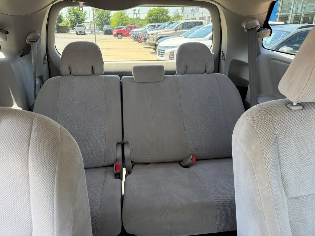 Used 2019 Toyota Sienna L FWD image 16