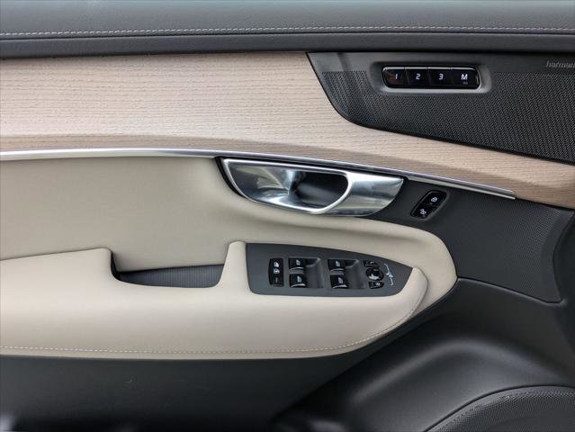 New 2026 Volvo XC90 T8 Plus image 7