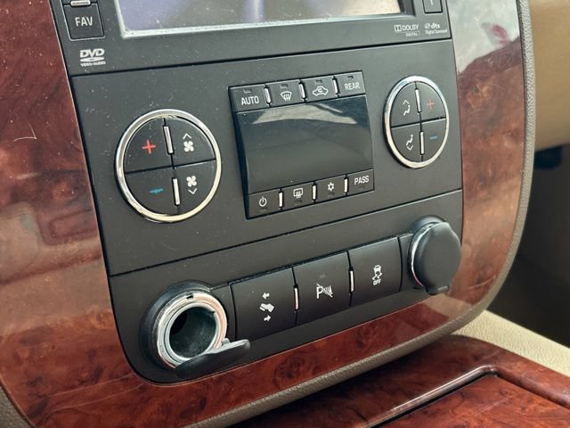 Used 2012 Chevrolet Suburban LTZ AWD/4WD image 48