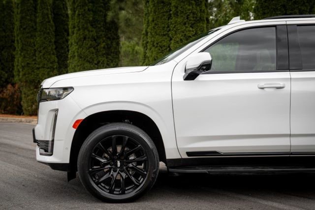 Used 2022 Cadillac Escalade ESV Sport w/ Touring Package image 10