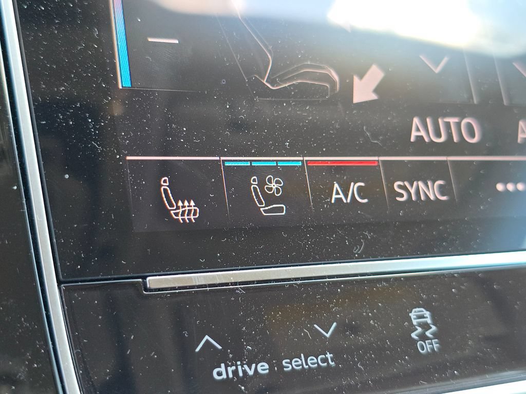 Certified 2025 Audi Q8 Prestige AWD/4WD image 31